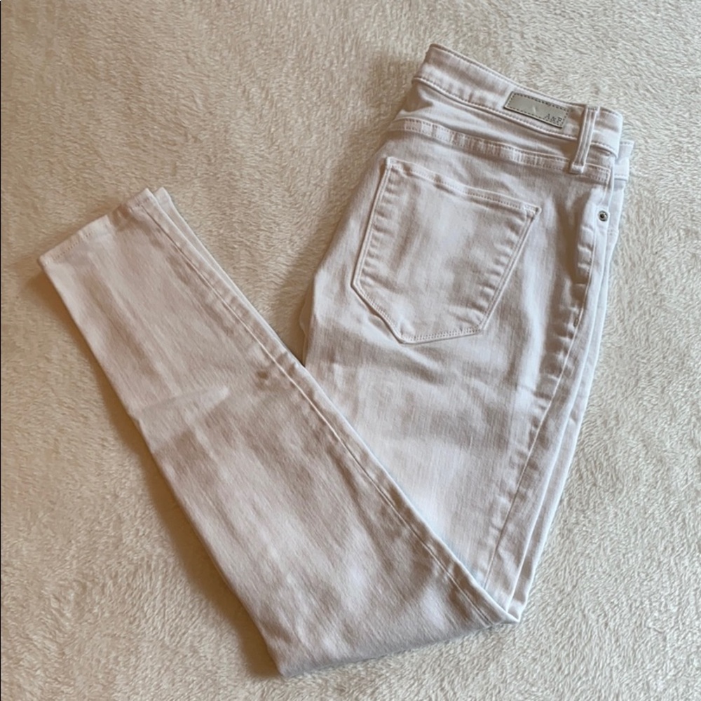 A&F White Harper Low Rose Super Skinny White Jeans